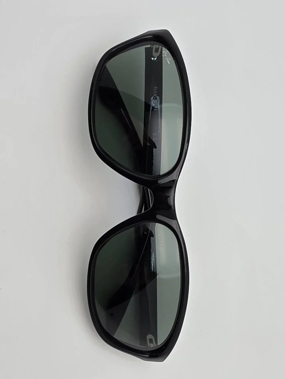 Ray-Ban B&L W3095 Gloss Black Frame G-15 Green Mineral Glass Lens Sunglasses